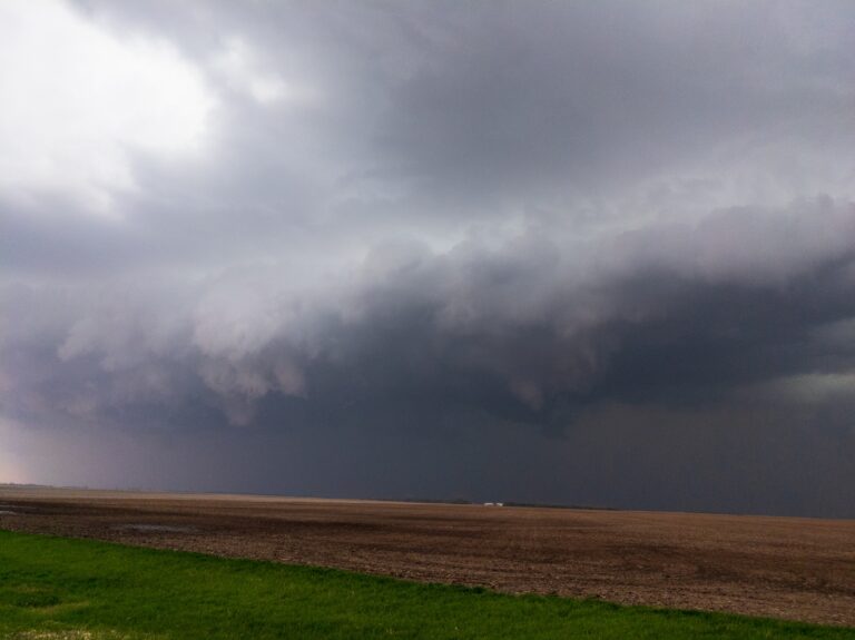 A derecho in South Dakota approaches my location northeast of Huron, SD on May 12, 2022