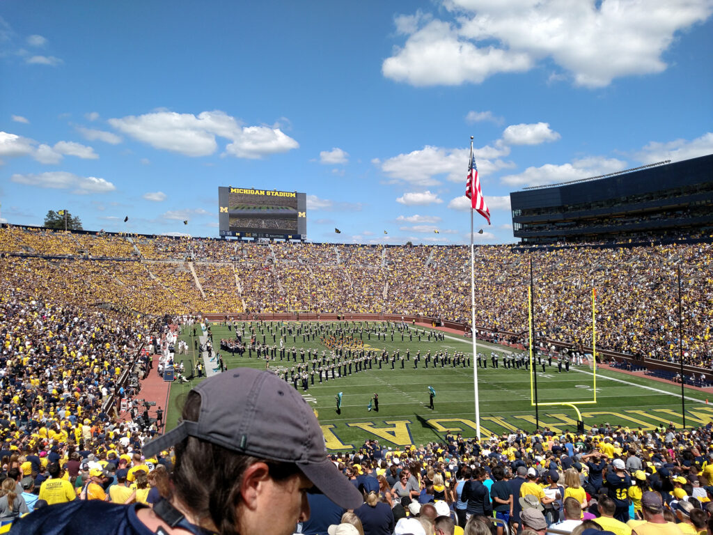 Michigan vs Hawaii 2016